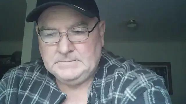 BLUEYEDBEAR69 from StripChat is Freechat