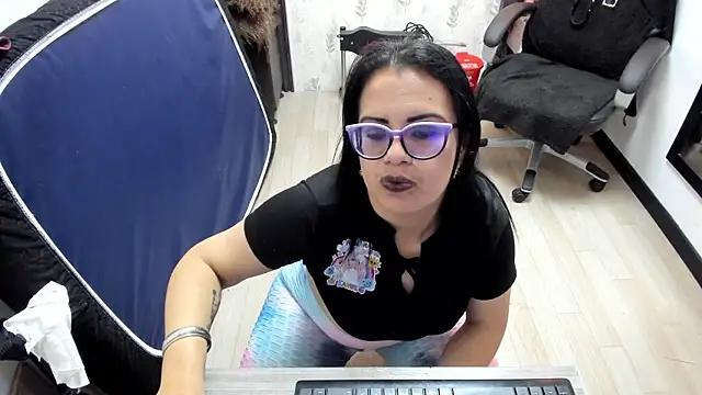 Check out our webcam shows gallery and message on a personal level with our sweet squirt cams hosts, showing off their natural physiques and sex toys.