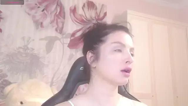 BritneyBarker from StripChat is Freechat