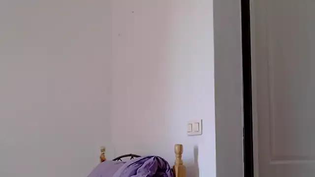 BritneyDivine from StripChat is Freechat