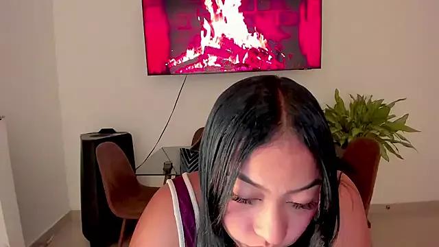 brunetenikole02 from StripChat is Freechat