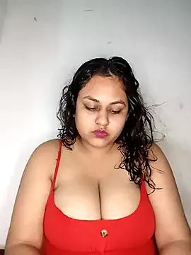 bumblebeegirl from StripChat is Freechat