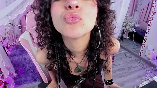 bunny_curly from StripChat is Freechat