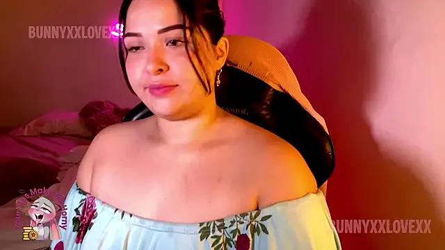 bunnyslovers from StripChat is Freechat