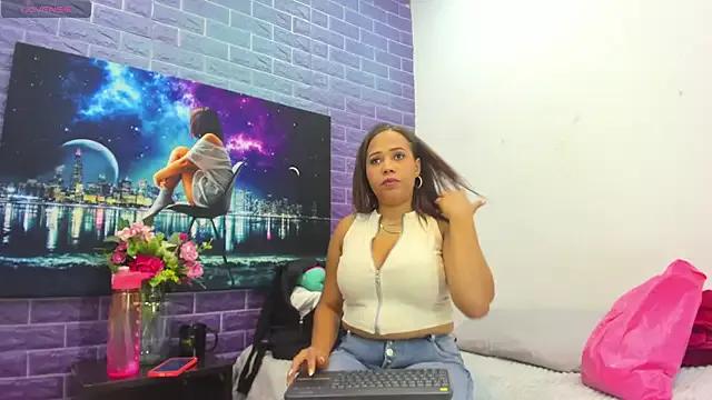 BustyGlow from StripChat is Freechat