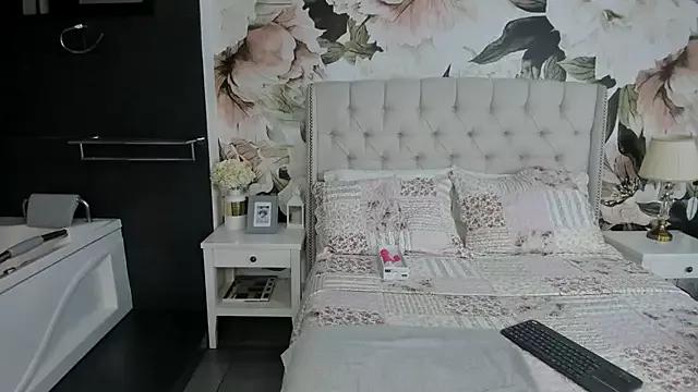 Caitlin_Cat from StripChat is Freechat