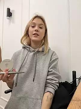 Photos of CaitlinSugar from StripChat is Freechat