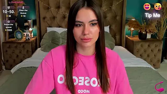 CalyMoon from StripChat is Freechat