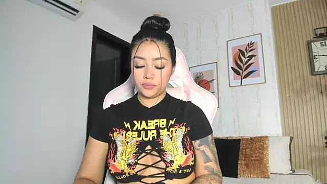 Check out our webcam shows gallery and message on a personal level with our sweet squirt cams hosts, showing off their natural physiques and sex toys.