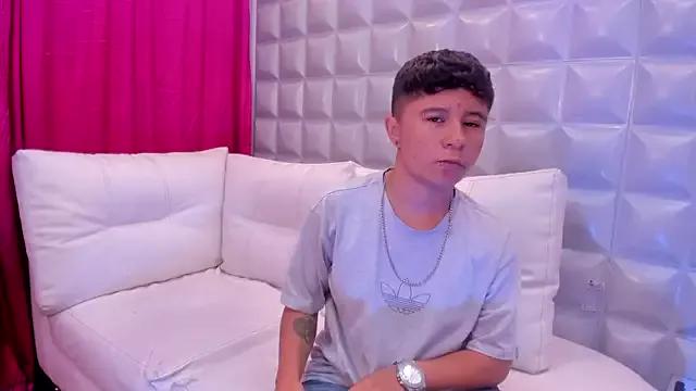 Cami_thompson_ from StripChat is Freechat