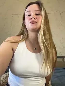 Caramelle_Sugar from StripChat is Freechat