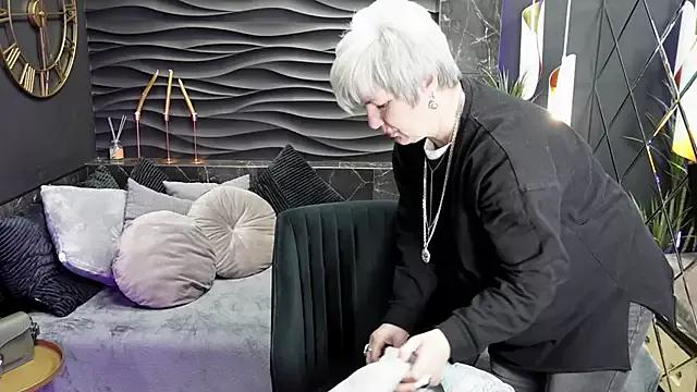 Check out our webcam shows gallery and message on a personal level with our sweet squirt cams hosts, showing off their natural physiques and sex toys.