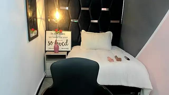 Check out our webcam shows gallery and message on a personal level with our sweet squirt cams hosts, showing off their natural physiques and sex toys.