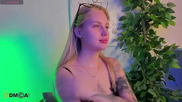 Carol__Cox from StripChat is Freechat