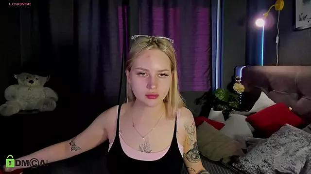 Check out our webcam shows gallery and message on a personal level with our sweet squirt cams hosts, showing off their natural physiques and sex toys.