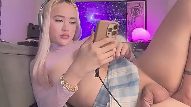 Check out our webcam shows gallery and message on a personal level with our sweet squirt cams hosts, showing off their natural physiques and sex toys.