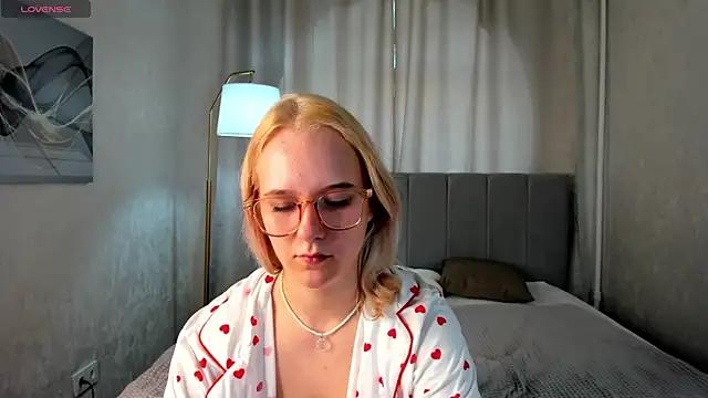 Casey_Sweeet from StripChat is Freechat