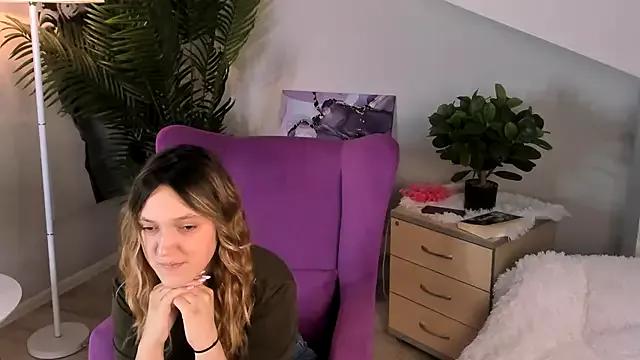 CaseyAitcheson from StripChat is Freechat