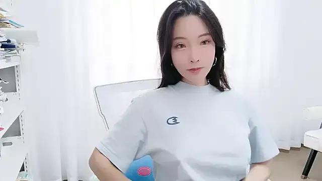 Cassie_wang2297 from StripChat is Freechat