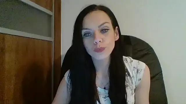 CassieSensual from StripChat is Freechat