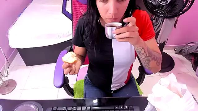 catalina_teen from StripChat is Freechat