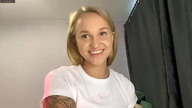 Check out our webcam shows gallery and message on a personal level with our sweet squirt cams hosts, showing off their natural physiques and sex toys.