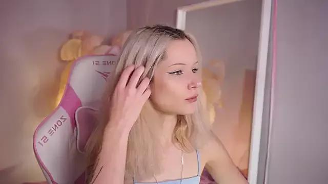 Check out our webcam shows gallery and message on a personal level with our sweet squirt cams hosts, showing off their natural physiques and sex toys.
