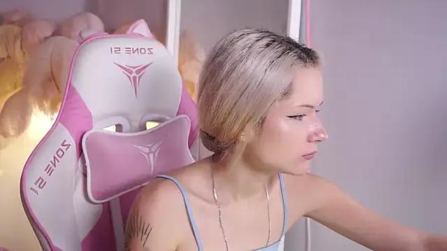 Check out our webcam shows gallery and message on a personal level with our sweet squirt cams hosts, showing off their natural physiques and sex toys.
