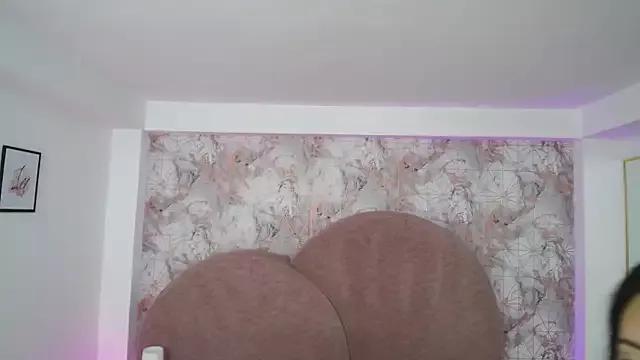 Check out our webcam shows gallery and message on a personal level with our sweet squirt cams hosts, showing off their natural physiques and sex toys.