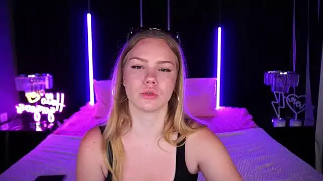 Check out our webcam shows gallery and message on a personal level with our sweet squirt cams hosts, showing off their natural physiques and sex toys.