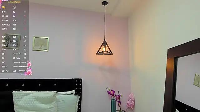 CeliWoods from StripChat is Freechat
