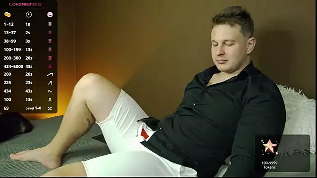 charlie_smiley from StripChat is Freechat