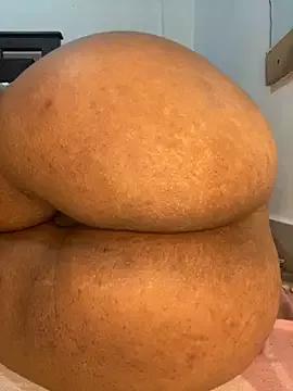 Charlotte_bronxxx from StripChat is Freechat
