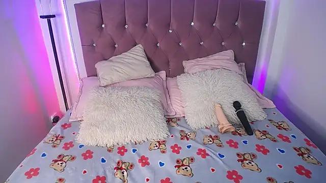 Check out our webcam shows gallery and message on a personal level with our sweet squirt cams hosts, showing off their natural physiques and sex toys.