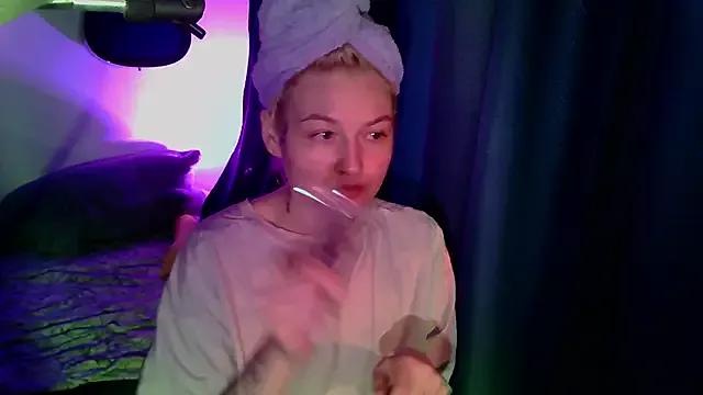 Check out our webcam shows gallery and message on a personal level with our sweet squirt cams hosts, showing off their natural physiques and sex toys.