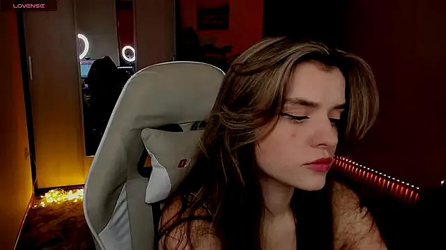 CharmingVixen from StripChat is Freechat