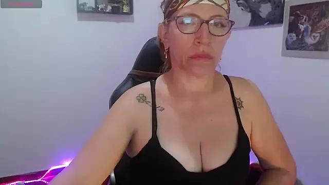Chayla_Ruiz from StripChat is Freechat