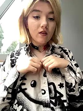 Check out our webcam shows gallery and message on a personal level with our sweet squirt cams hosts, showing off their natural physiques and sex toys.