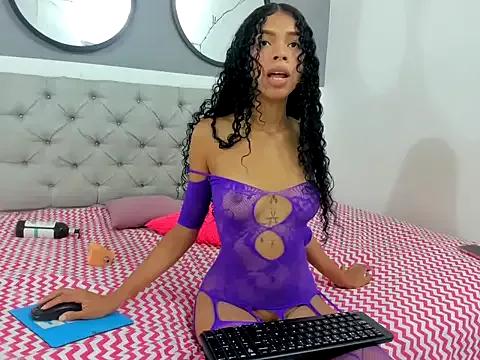 Chey_petite from StripChat is Freechat