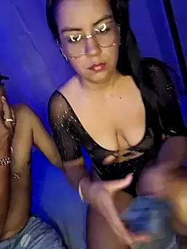 Chloe_y_Dante from StripChat is Freechat