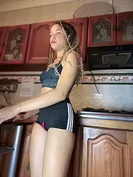 ChloeRaviss from StripChat is Freechat