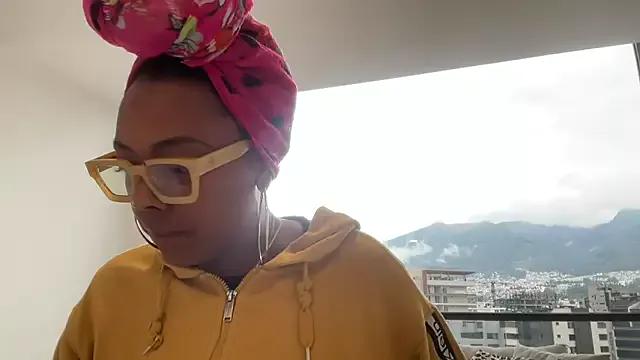 ChocolateCakeQueen from StripChat
