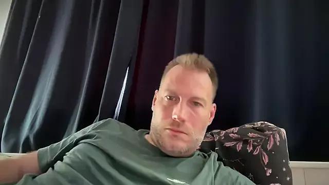 Christian87xxx from StripChat is Freechat