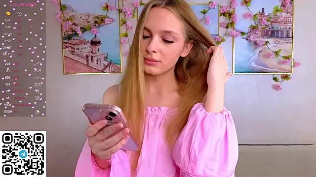 CindyGreen from StripChat is Freechat