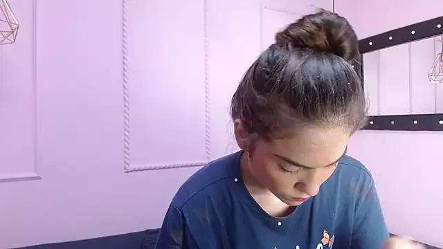 cintia7cute from StripChat is Freechat