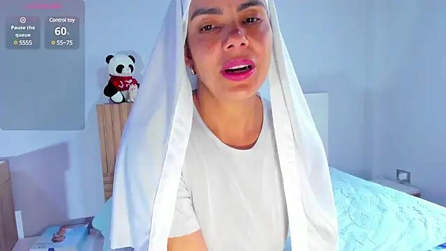 ClaraMariaMon from StripChat is Freechat