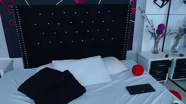 Check out our webcam shows gallery and message on a personal level with our sweet squirt cams hosts, showing off their natural physiques and sex toys.