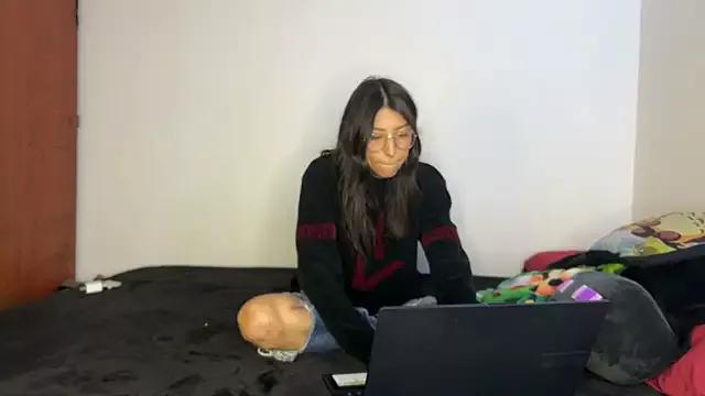 Check out our webcam shows gallery and message on a personal level with our sweet squirt cams hosts, showing off their natural physiques and sex toys.