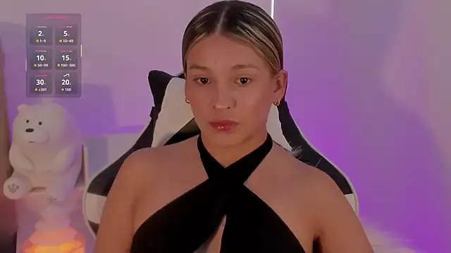 Cora_sarah from StripChat is Freechat