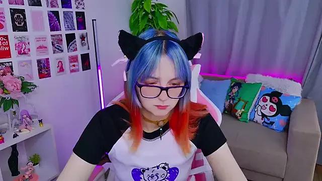 CoralineYoung from StripChat is Freechat